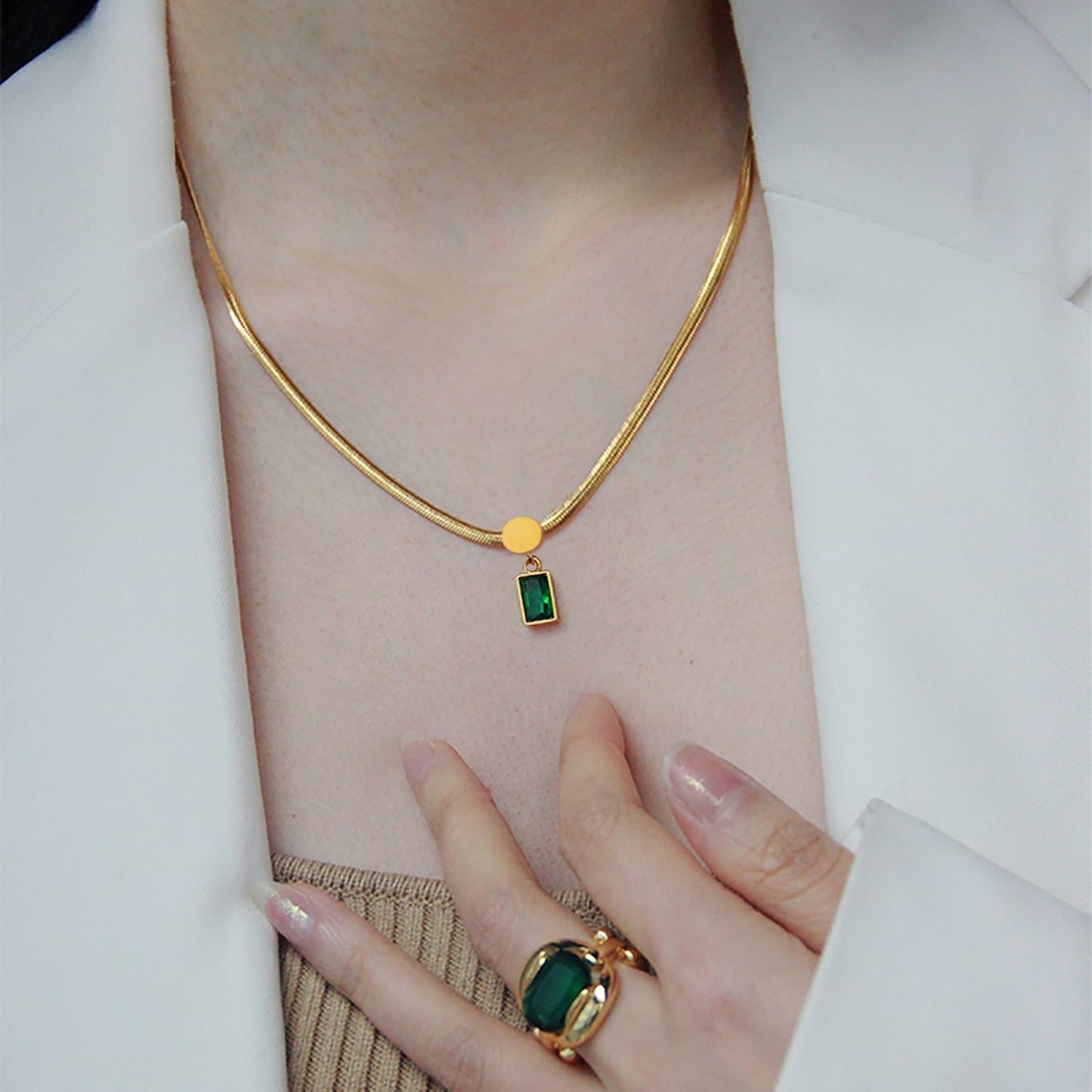 Luxurious Square Pendant Necklace