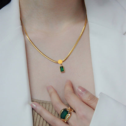 Luxurious Square Pendant Necklace