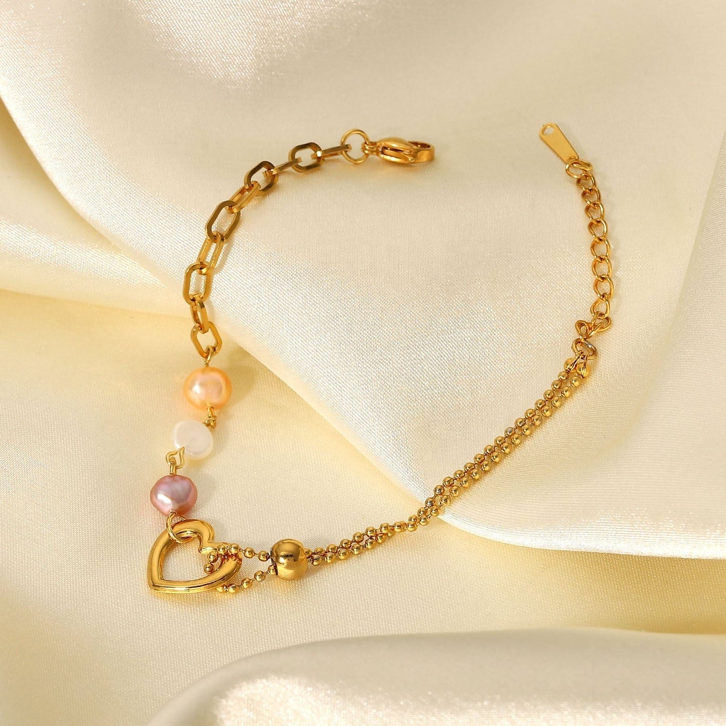 The Groovy Heart Pearl Bracelet