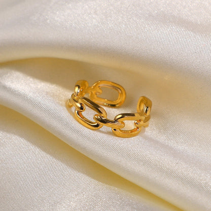 Square Buckled Chain Ring