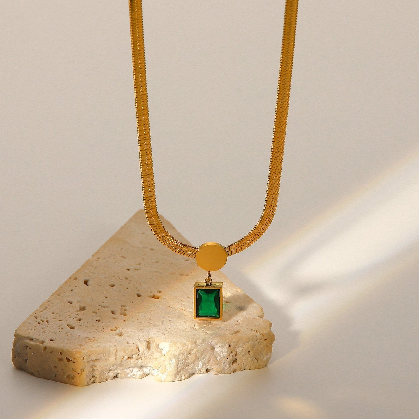 Luxurious Square Pendant Necklace