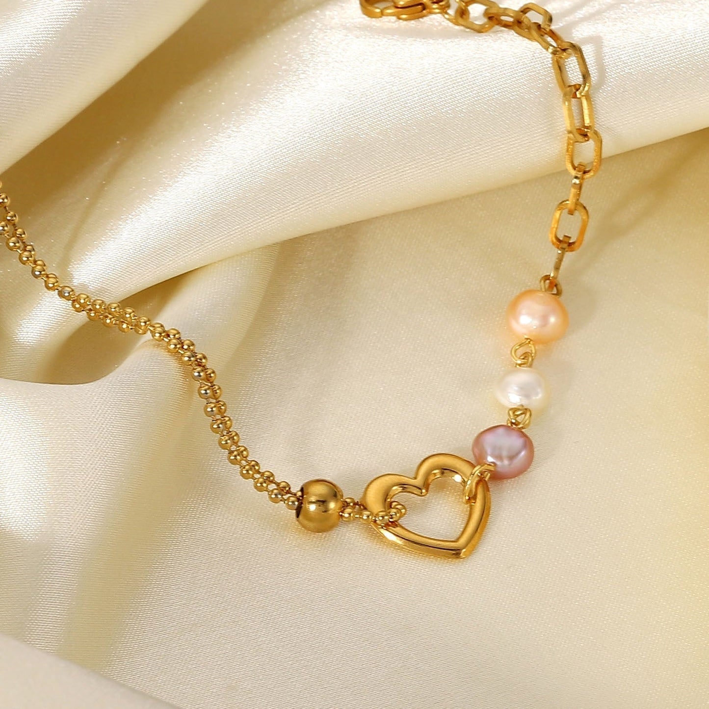 The Groovy Heart Pearl Bracelet